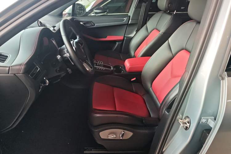 Used Porsche Macan 2021 Macan 2.0T Left Front Seat