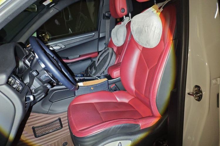 Used Porsche Macan 2021 Macan 2.0T Left Front Seat