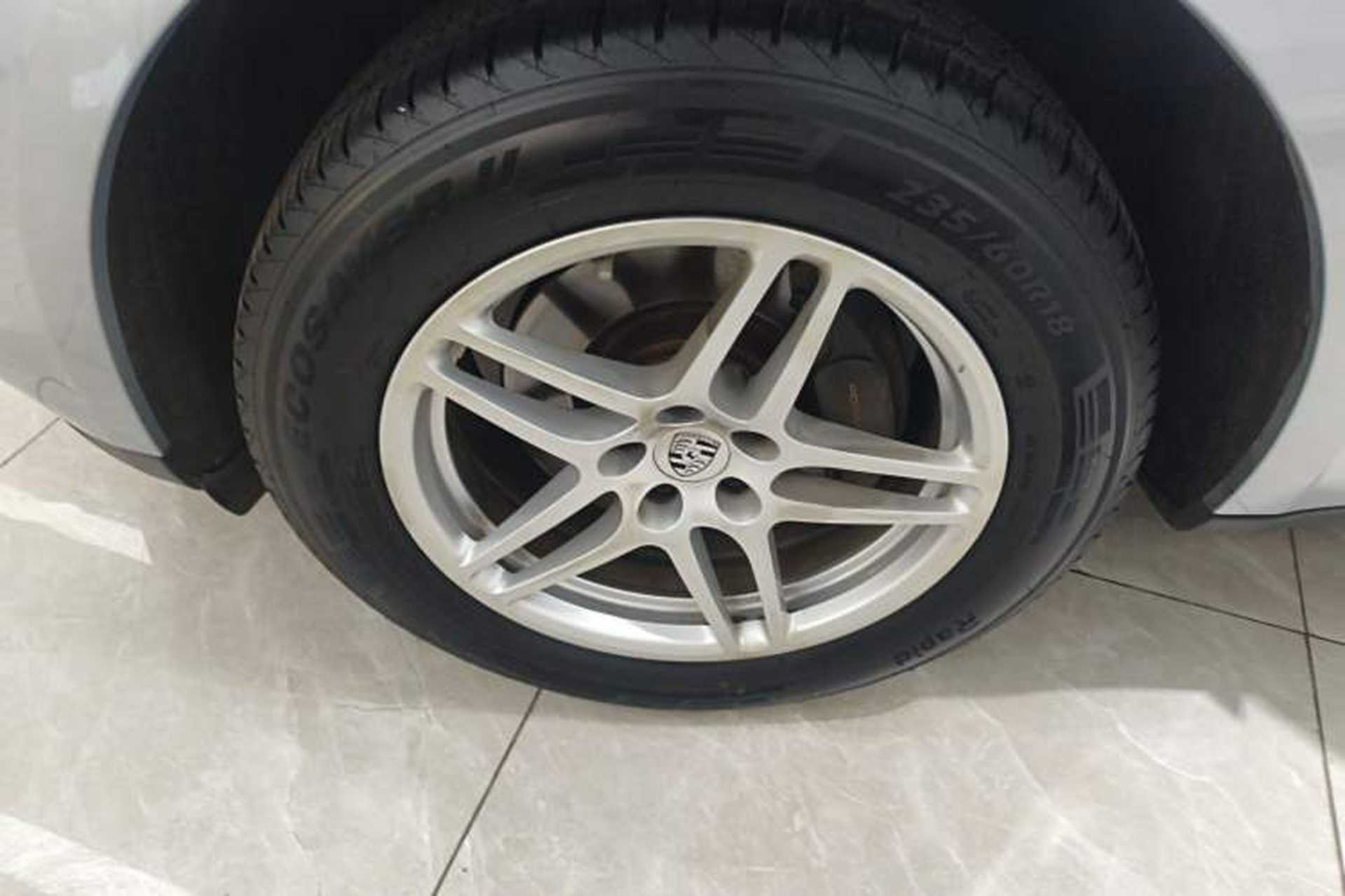 Used Porsche Macan 2021 Macan 2.0T Left Front Wheel Hub