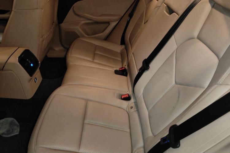 Used Porsche Macan 2021 Macan 2.0T Left Rear Seat