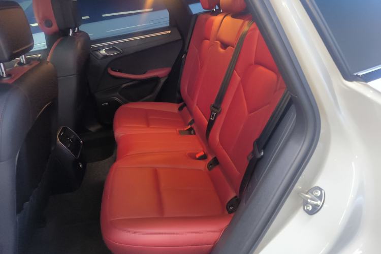 Used Porsche Macan 2021 Macan 2.0T Left Rear Seat
