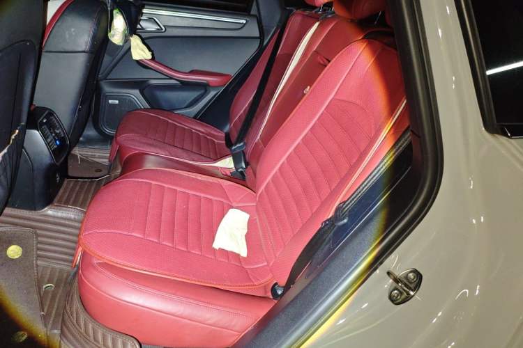 Used Porsche Macan 2021 Macan 2.0T Left Rear Seat
