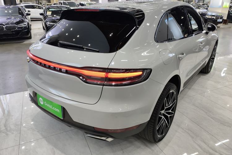 Used Porsche Macan 2021 Macan 2.0T Rear Right 45 Deg