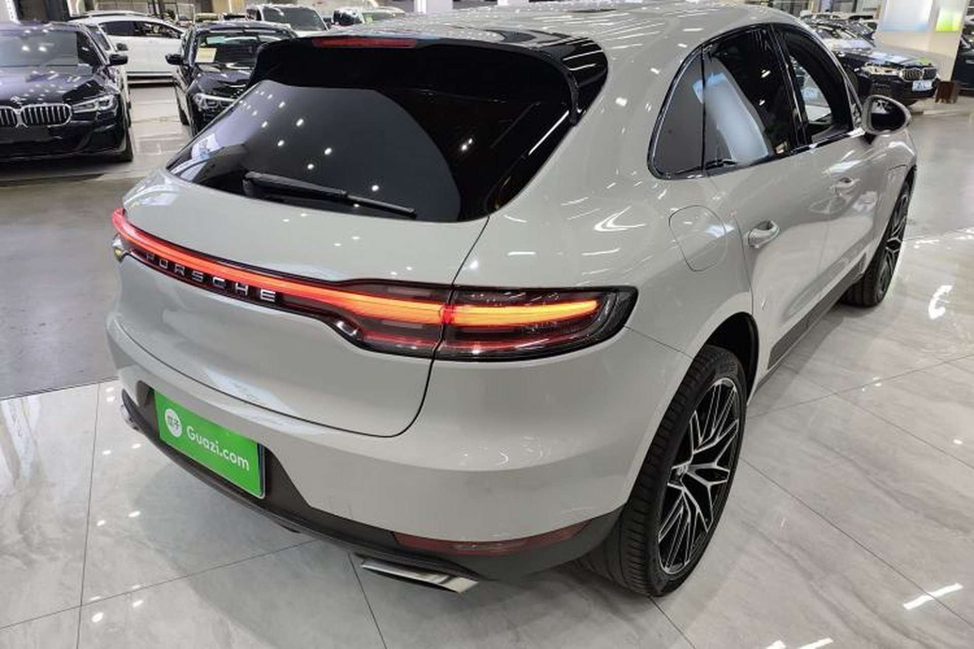 Used Porsche Macan 2021 Macan 2.0T Rear Right 45 Deg