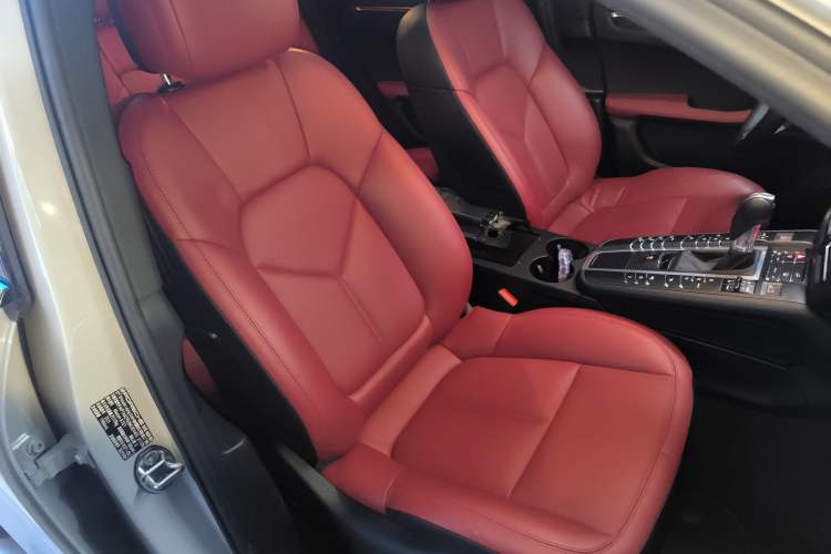 Used Porsche Macan 2021 Macan 2.0T Right Front Seat