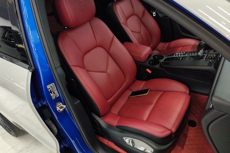 Used Porsche Macan 2021 Macan 2.0T Right Front Seat