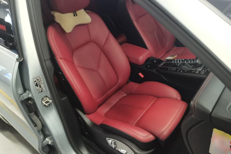 Used Porsche Macan 2021 Macan 2.0T Right Front Seat