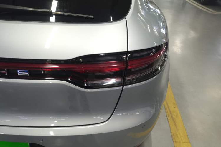 Used Porsche Macan 2021 Macan 2.0T Right Rear Taillight