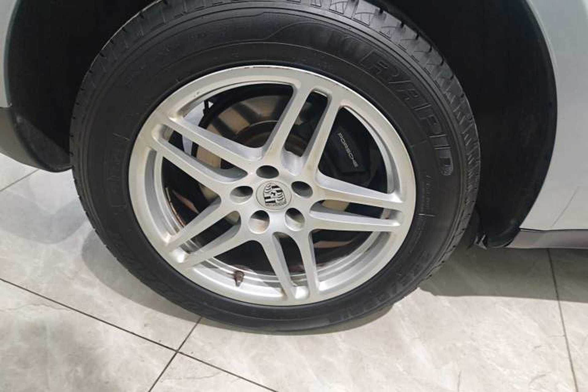 Used Porsche Macan 2021 Macan 2.0T Right Rear Wheel Hub