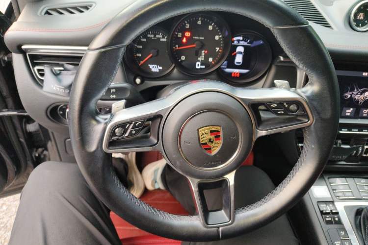 Used Porsche Macan 2021 Macan 2.0T Steering Wheel
