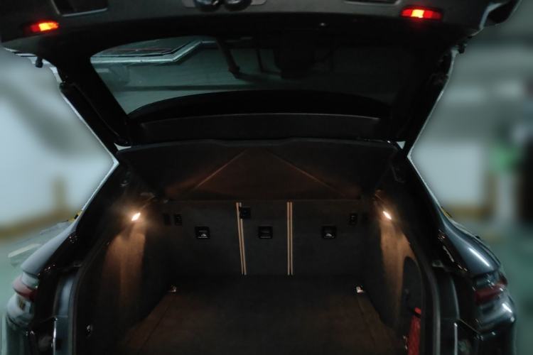 Used Porsche Macan 2021 Macan 2.0T Trunk