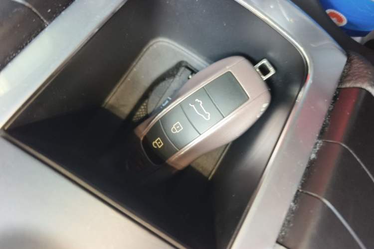 Used Porsche Macan 2021 Macan 2.0T Vehicle Key