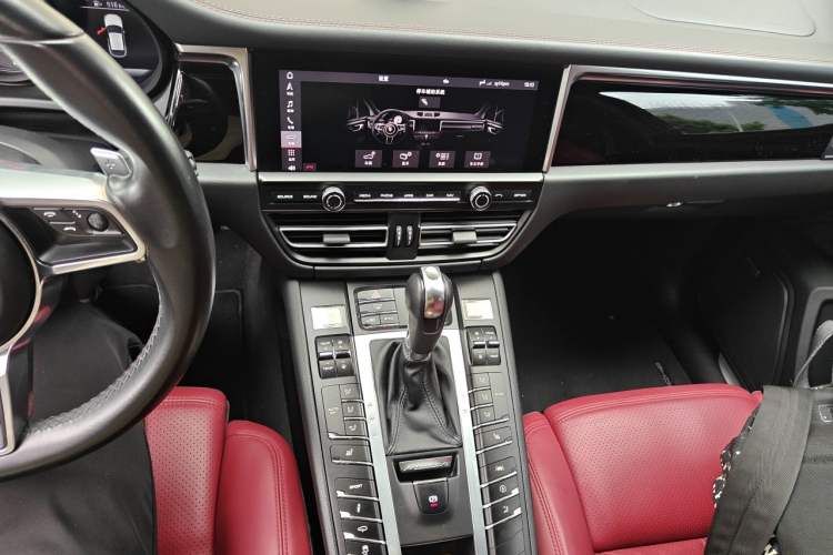 Used Porsche Macan 2021 Macan S 3.0T Audio And AC Panel