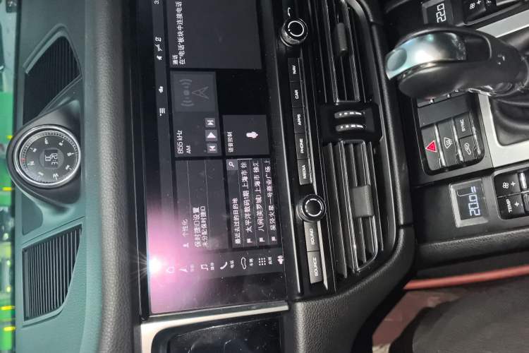 Used Porsche Macan 2021 Macan S 3.0T Audio And AC Panel