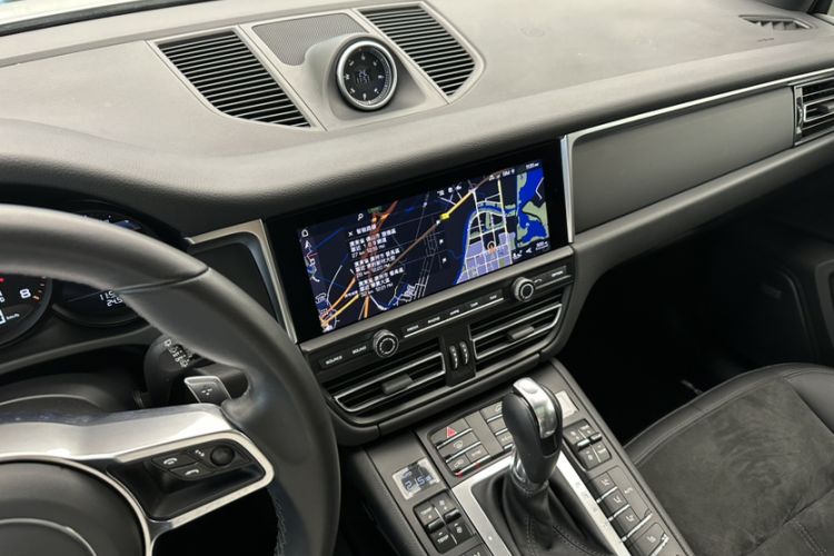 Used Porsche Macan 2021 Macan 2.0T Audio And AC Panel