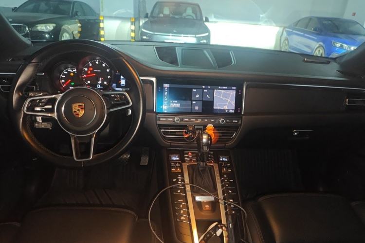 Used Porsche Macan 2021 Macan 2.0T Center Console