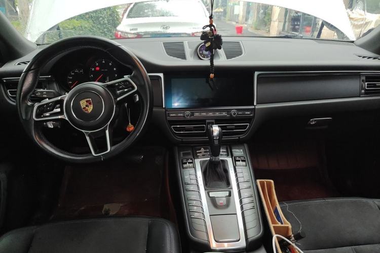 Used Porsche Macan 2021 Macan 2.0T Center Console