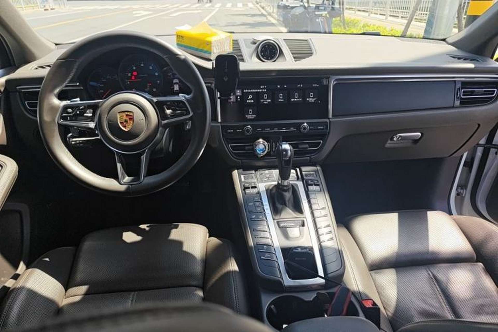 Used Porsche Macan 2021 Macan 2.0T Center Console