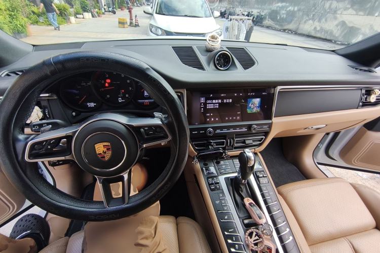Used Porsche Macan 2021 Macan 2.0T Center Console