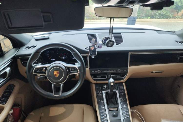 Used Porsche Macan 2021 Macan 2.0T Center Console