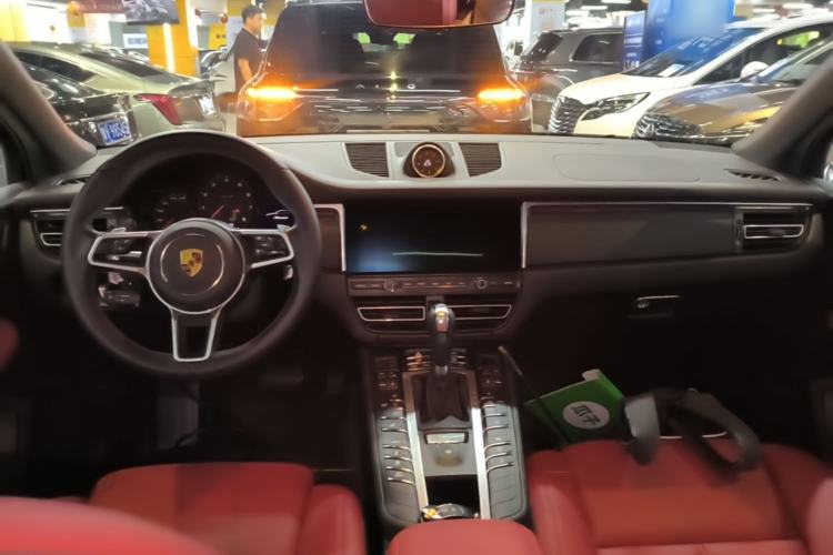 Used Porsche Macan 2021 Macan 2.0T Center Console