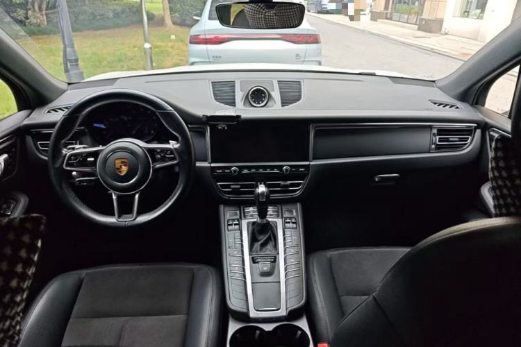 Used Porsche Macan 2021 Macan 2.0T Center Console