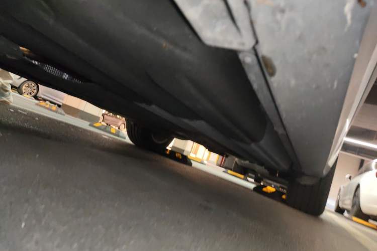 Used Porsche Macan 2021 Macan 2.0T Chassis Front Left