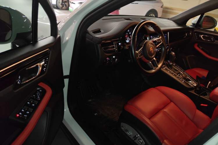 Used Porsche Macan 2021 Macan 2.0T Driver Seat