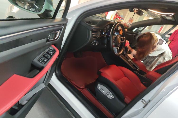 Used Porsche Macan 2021 Macan 2.0T Driver Seat
