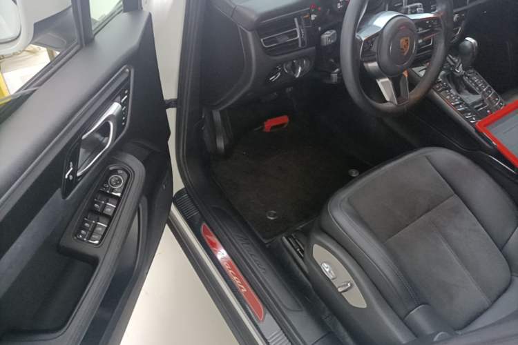 Used Porsche Macan 2021 Macan 2.0T Driver Seat