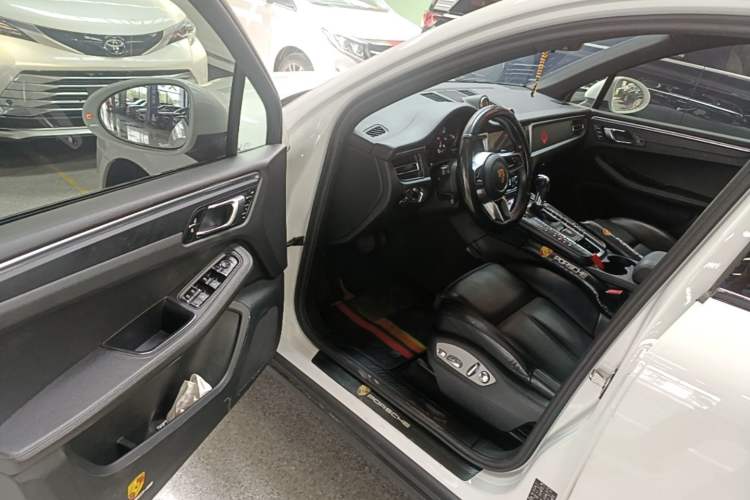 Used Porsche Macan 2021 Macan 2.0T Driver Seat