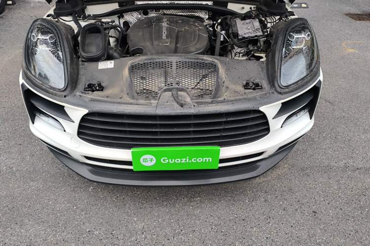 Used Porsche Macan 2021 Macan 2.0T Engine Bay
