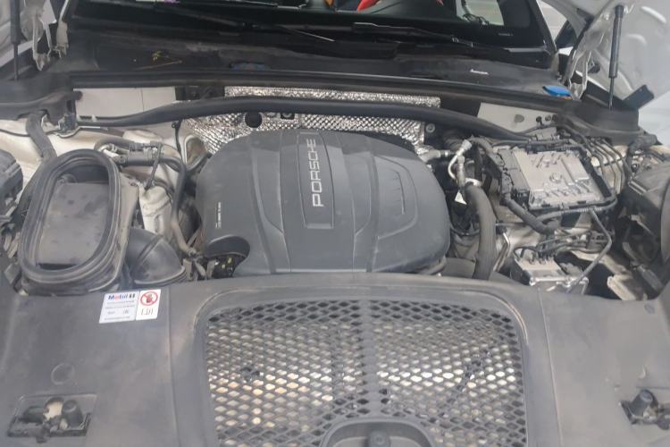 Used Porsche Macan 2021 Macan 2.0T Engine Bay
