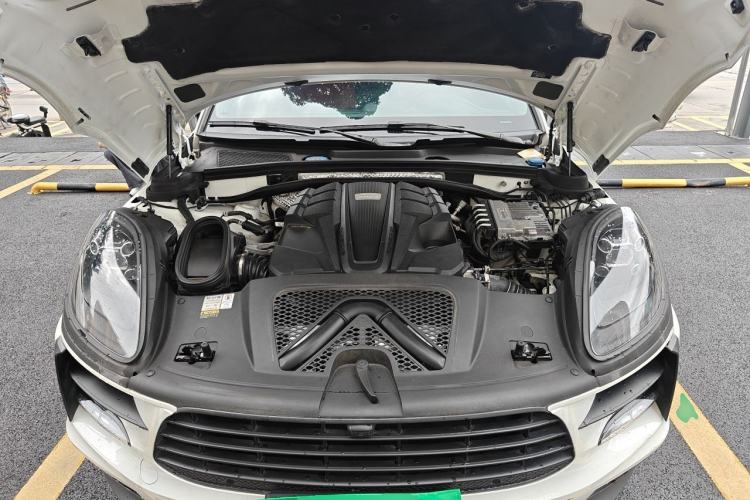 Used Porsche Macan 2021 Macan S 3.0T Engine Bay