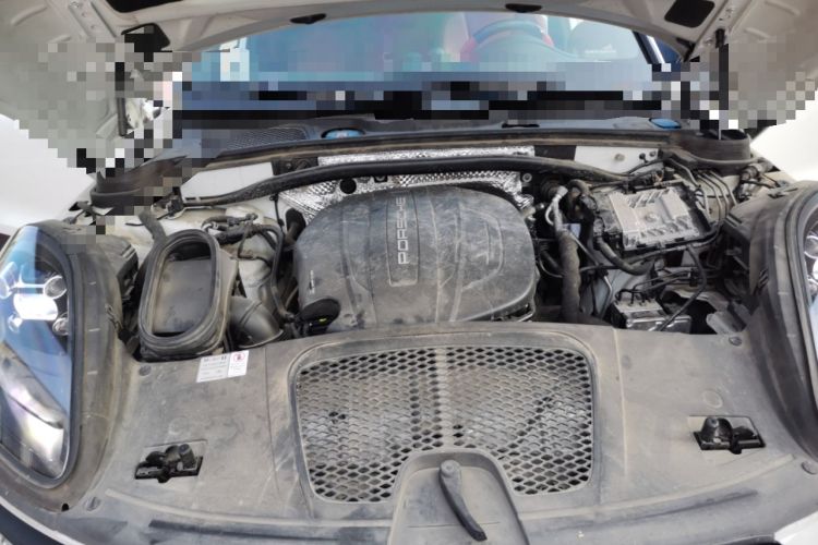 Used Porsche Macan 2021 Macan 2.0T Engine Bay