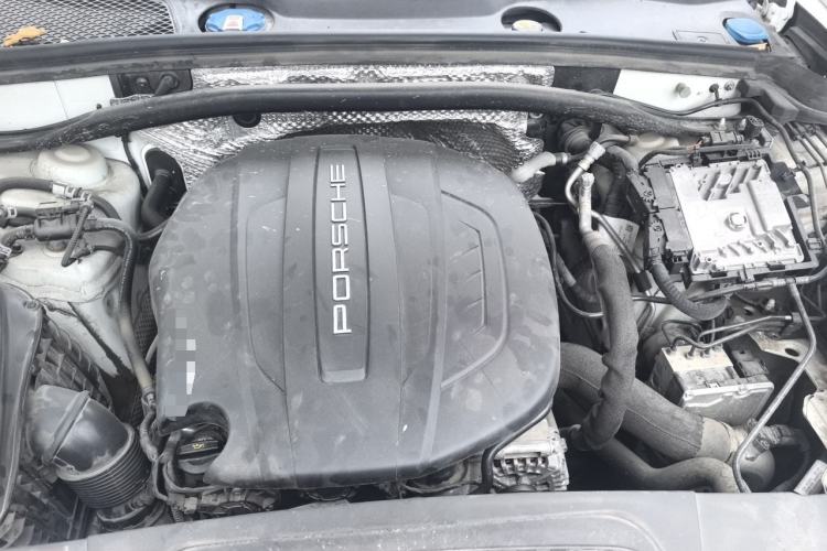 Used Porsche Macan 2021 Macan 2.0T Engine Bay