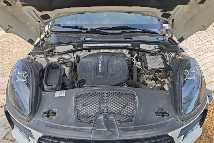 Used Porsche Macan 2021 Macan 2.0T Engine Bay