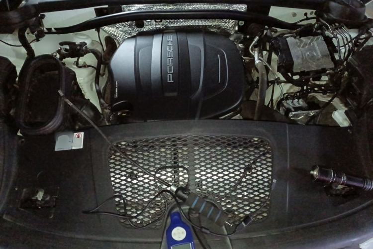 Used Porsche Macan 2021 Macan 2.0T Engine Bay