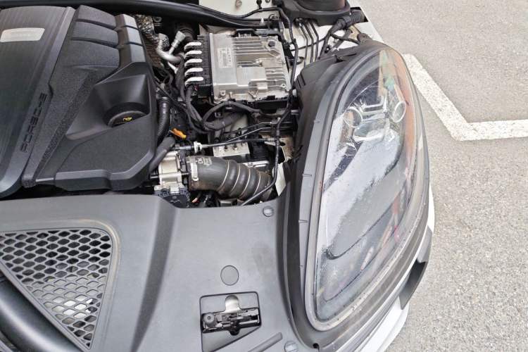 Used Porsche Macan 2021 Macan S 3.0T Engine Bay Left