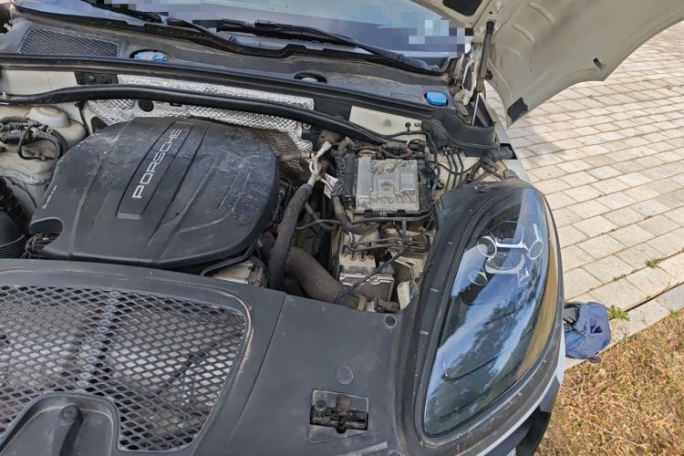 Used Porsche Macan 2021 Macan 2.0T Engine Bay Left