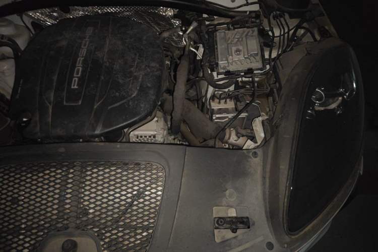 Used Porsche Macan 2021 Macan 2.0T Engine Bay Left