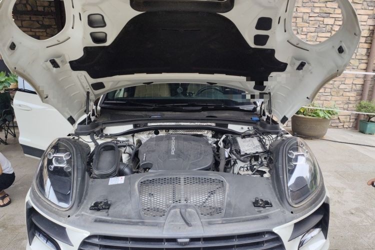 Used Porsche Macan 2021 Macan 2.0T Engine Bay