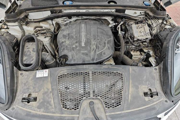 Used Porsche Macan 2021 Macan 2.0T Engine Bay