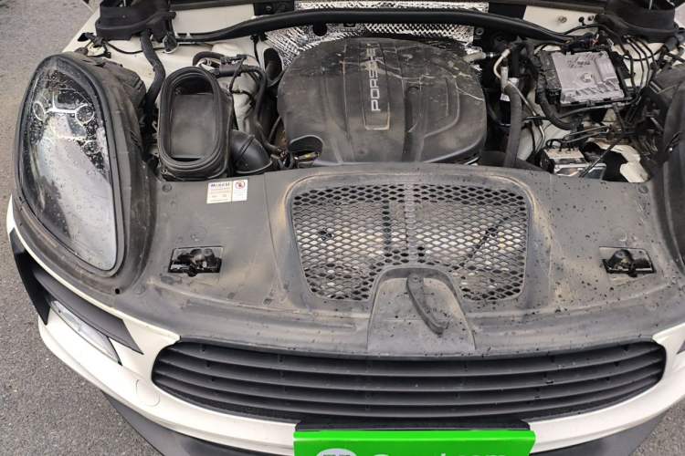 Used Porsche Macan 2021 Macan 2.0T Engine Bay Right