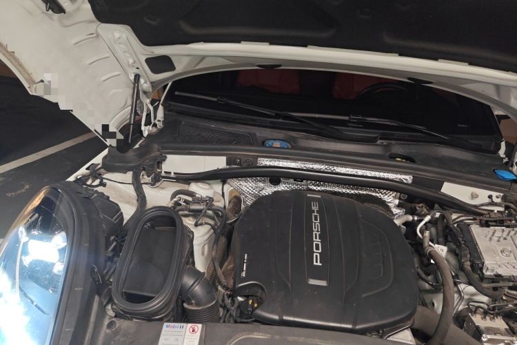 Used Porsche Macan 2021 Macan 2.0T Engine Bay Right