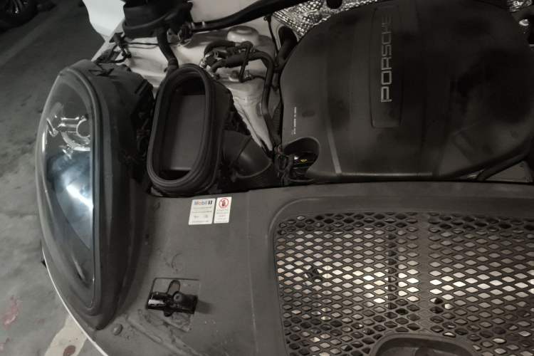 Used Porsche Macan 2021 Macan 2.0T Engine Bay Right