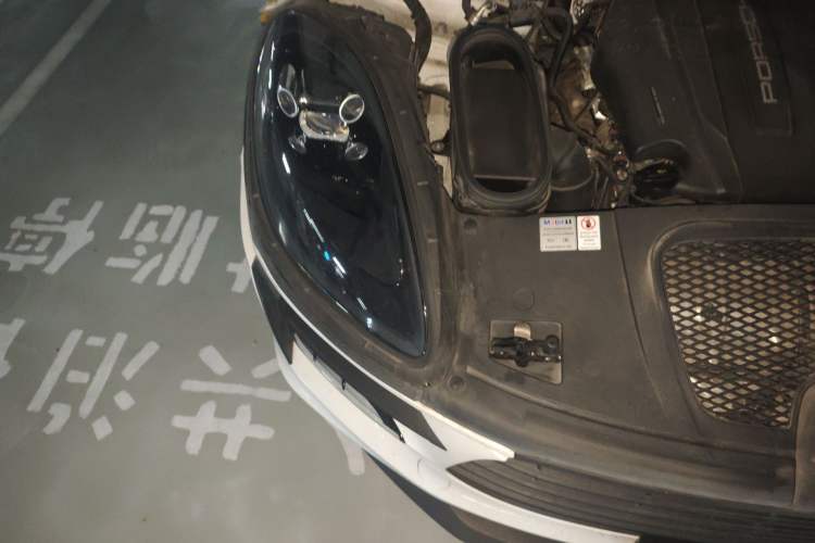 Used Porsche Macan 2021 Macan 2.0T Engine Bay Right