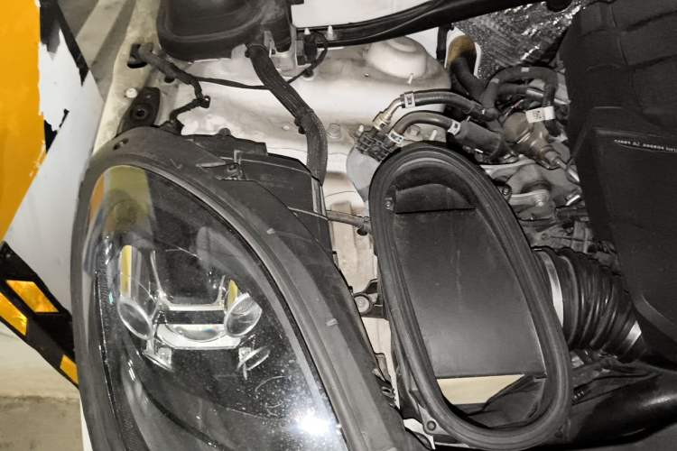 Used Porsche Macan 2021 Macan S 3.0T Engine Bay Right