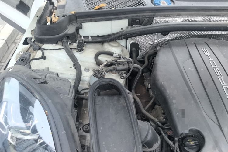 Used Porsche Macan 2021 Macan 2.0T Engine Bay Right