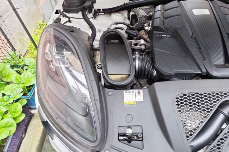Used Porsche Macan 2021 Macan S 3.0T Engine Bay Right